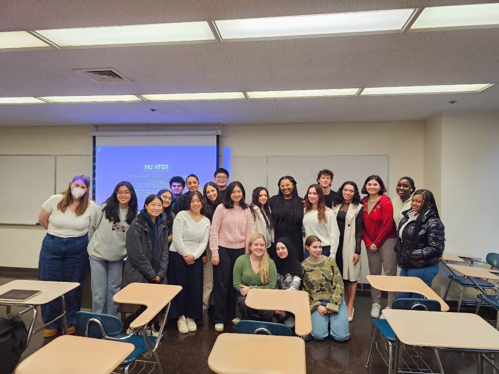 Alisha Outridge with her entrepreneurship class at Hunter College CUNY